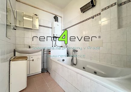 Pronájem bytu, Žižkov, Biskupcova, byt 2+kk, 45 m2, zařízený / nezařízený nábytkem, Rent4Ever.cz