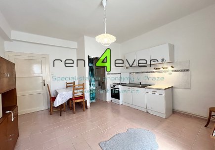 Pronájem bytu, Žižkov, Biskupcova, byt 2+kk, 45 m2, zařízený / nezařízený nábytkem, Rent4Ever.cz