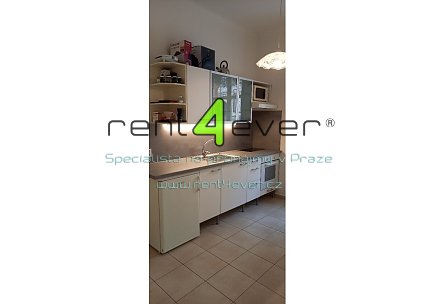 Pronájem bytu, Holešovice, V Háji, útulný byt 1+1, 33.2 m2, sklep, zařízený nábytkem, Rent4Ever.cz