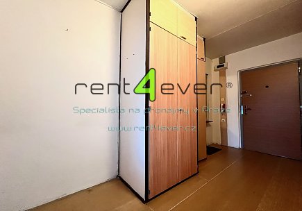 Pronájem bytu, Chodov, Brandlova, byt 2+kk, 42 m2, lodžie, komora, částečně vybavený nábytkem, Rent4Ever.cz