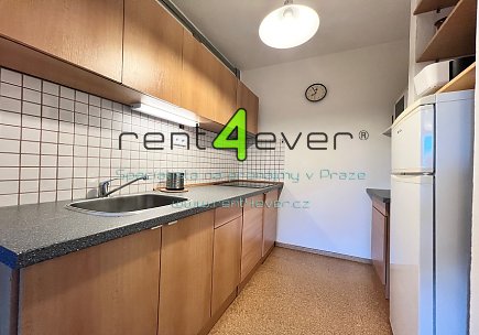 Pronájem bytu, Chodov, Brandlova, byt 2+kk, 42 m2, lodžie, komora, částečně vybavený nábytkem, Rent4Ever.cz