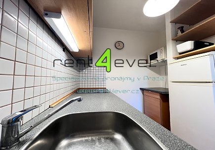 Pronájem bytu, Chodov, Brandlova, byt 2+kk, 42 m2, lodžie, komora, částečně vybavený nábytkem, Rent4Ever.cz